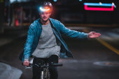 Lumos Skatehelm Matrix mit LED und Blinker Jet weiss